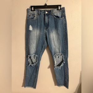 PRETTY LITTLE THING MOM JEANS